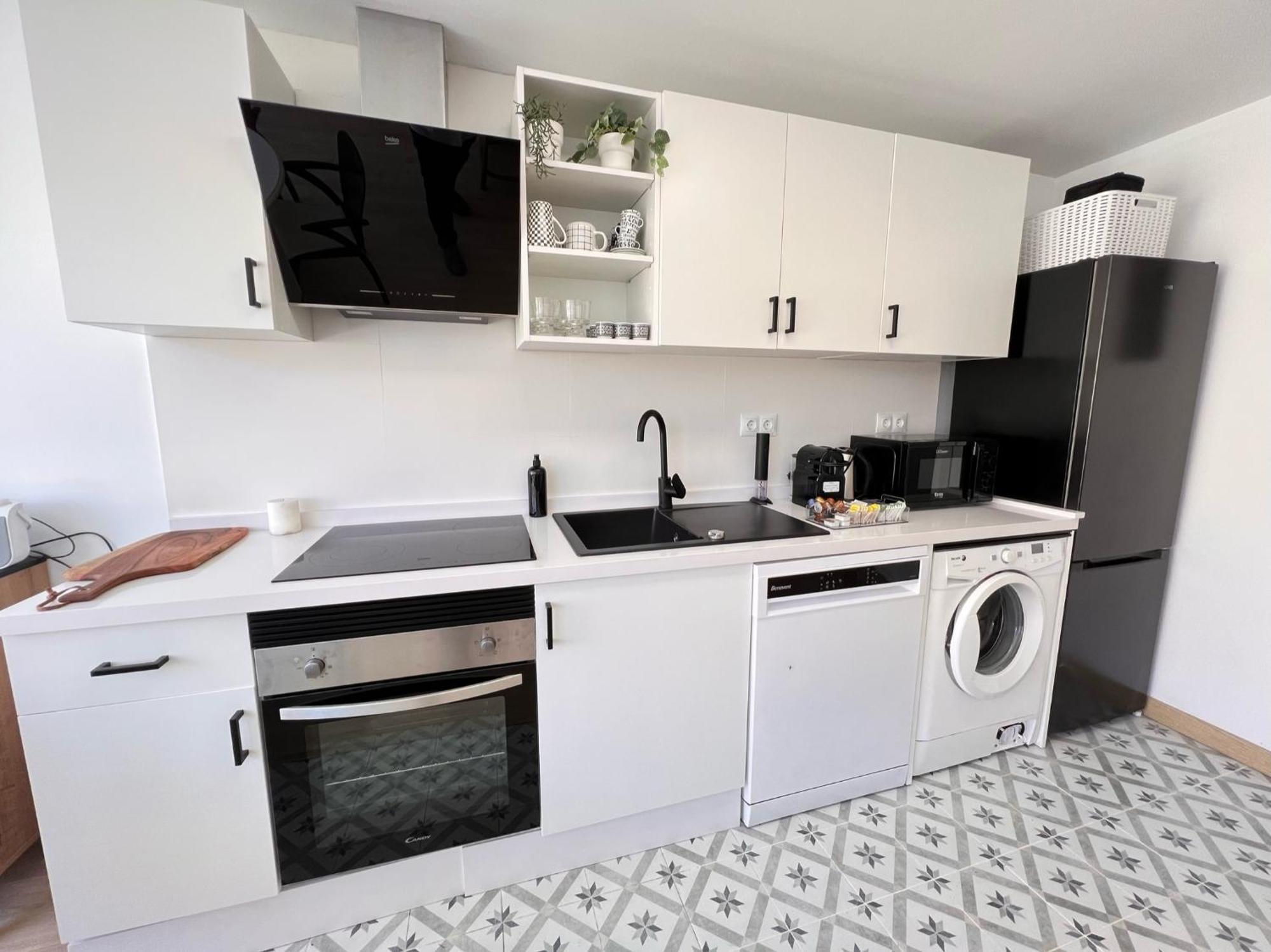 Apartament La Bella Escondida Piscina Campo De Golf Solarium Y Parking En Centro Historico